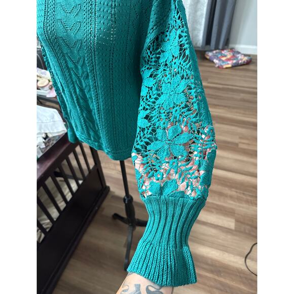 Crochet Sleeved Top - Picture 3 of 4